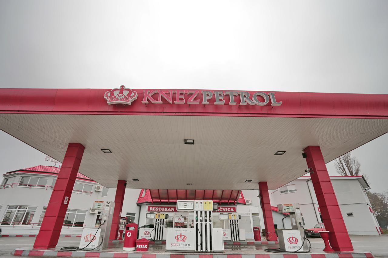 松博尔 Prenociste Knez汽车旅馆 外观 照片